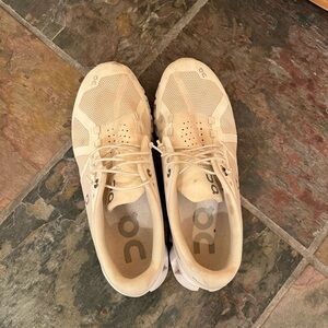 On Cloud sneakers